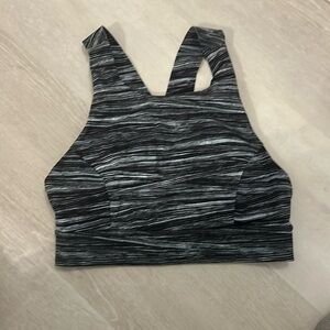 Lululemon sports bra size 4